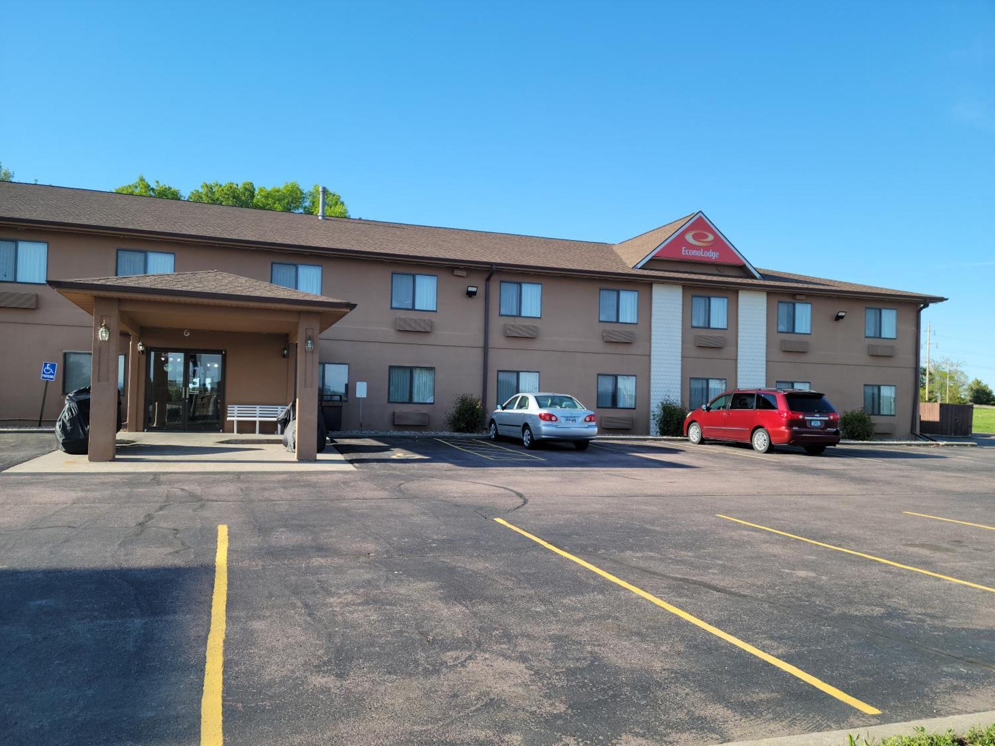 Econo Lodge Oacoma Exterior photo