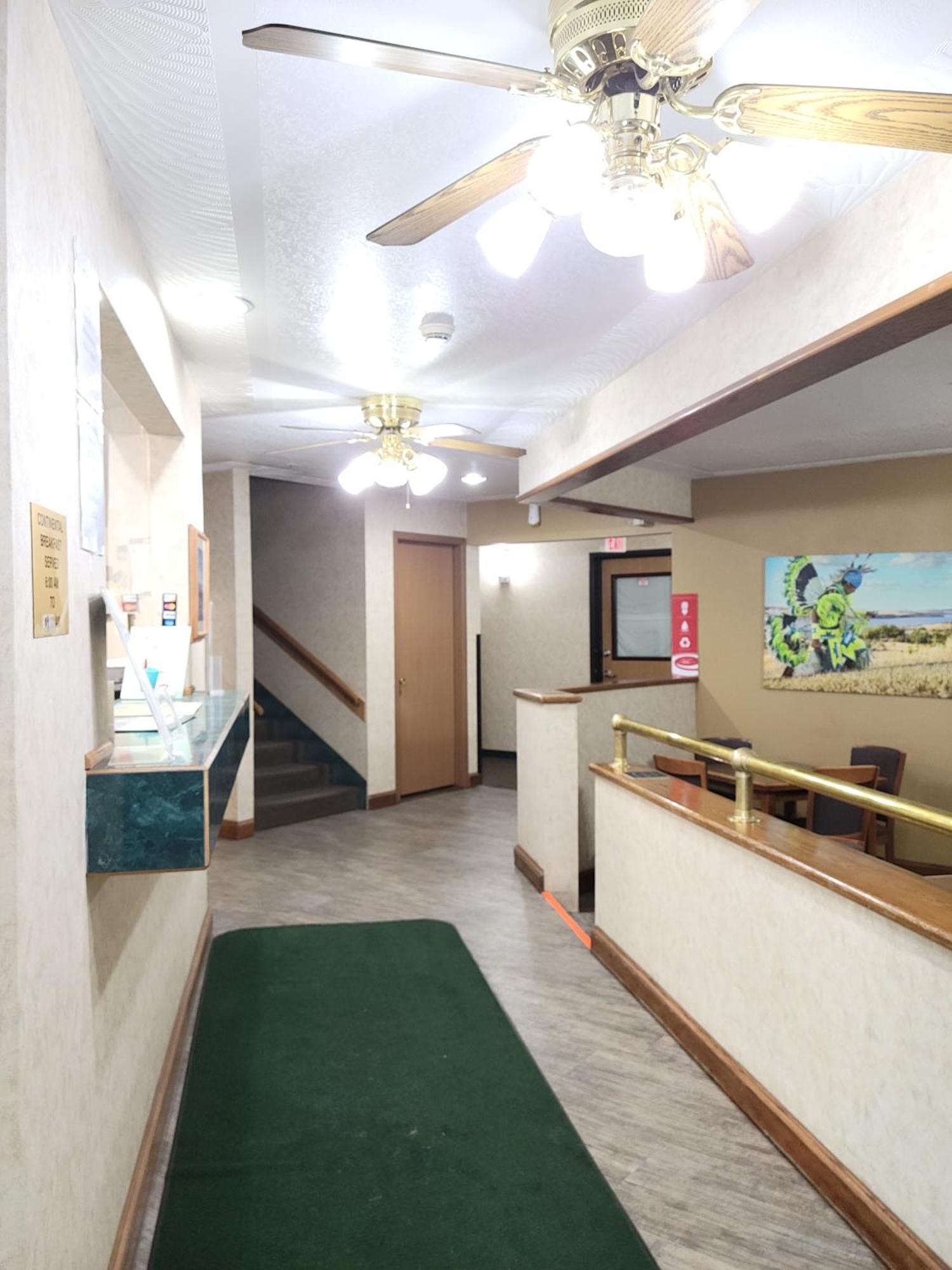 Econo Lodge Oacoma Exterior photo